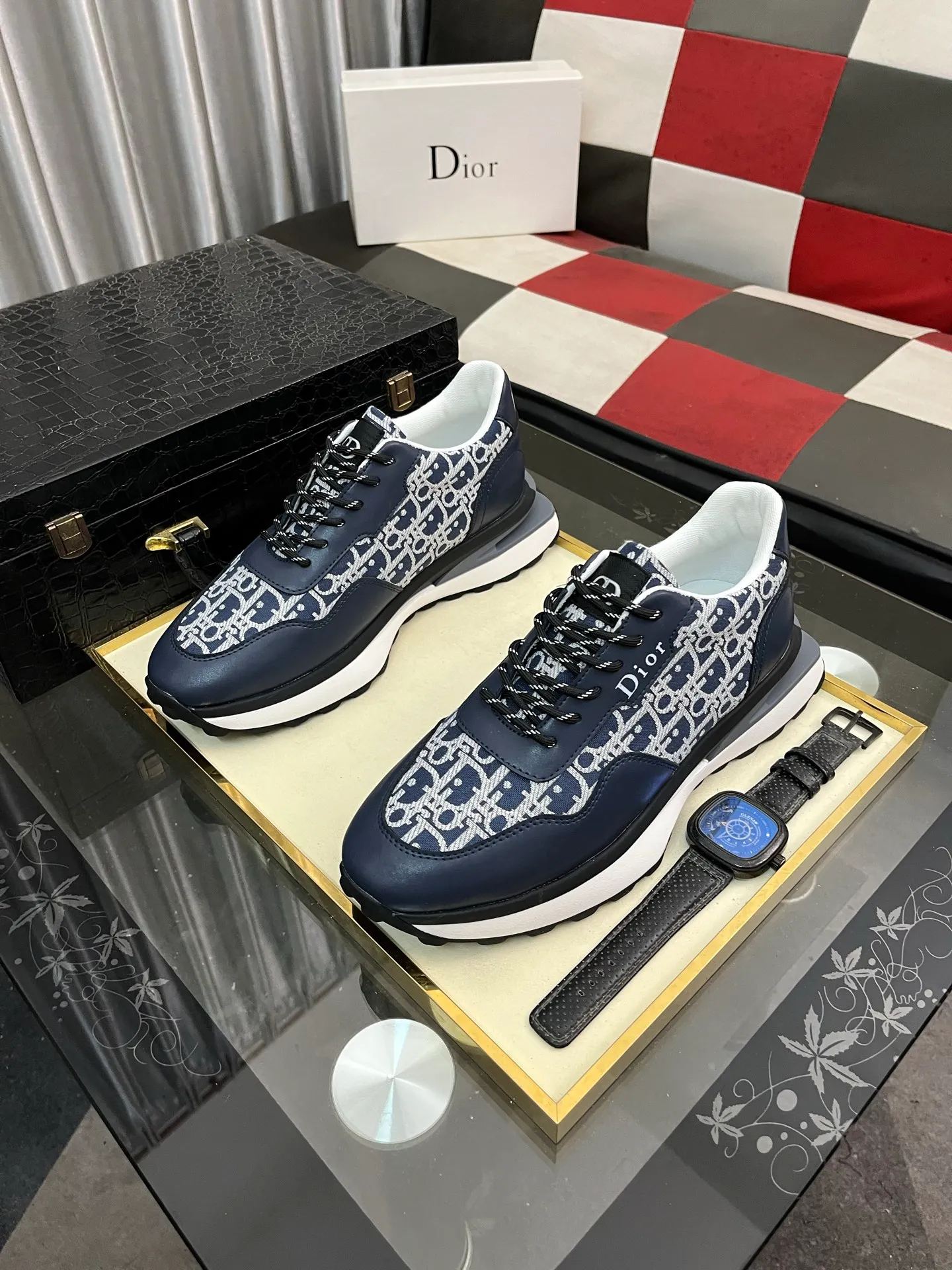 Men's Men's Shoes💰458⌚️⌚️Dior unique modern style sneakers. Counter purchasing 🏃casual leather shoes😍😍 original cowhide leather imported from Italy (refuses to discolor and grind feet) soles: original soles specially provided by the original factory, super cool😍 lace up and walk with wind👍 style design ⚠️ super comfortable and wear-resistant original soles. Just like shooting the real thing 🎬The real thing is better Code number: 38-443️⃣Colors available